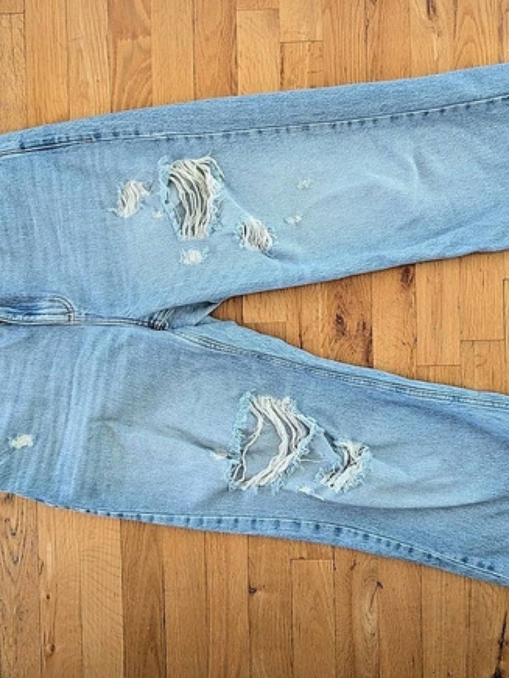 Dynamite Heidi 
Women's Distressed Boyfriend Jeans in Blue